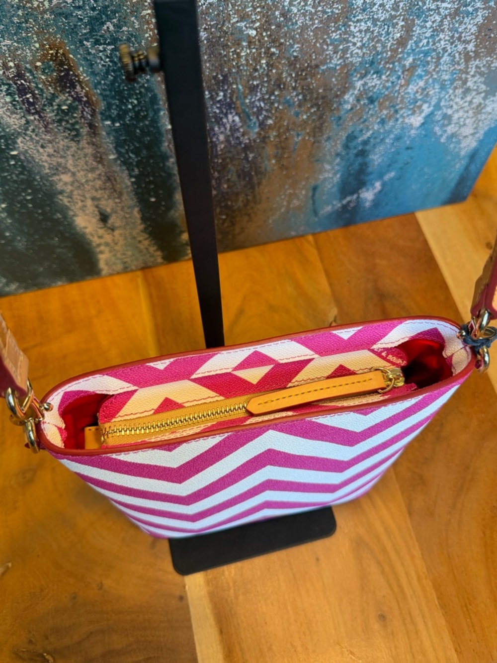 Dooney & Bourke Barbiecore Pink/White Chevron Crossbody NWT - Picture 7 of 15